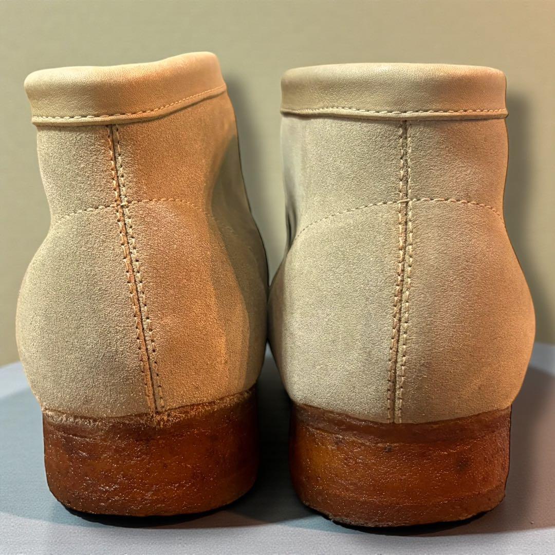 【定番カジュアル】クラークスオリジナルス　ワラビーブーツ　サンドスエード