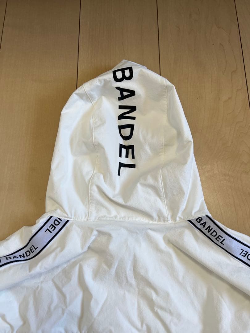 BANDEL フード付きホワイトジャケット