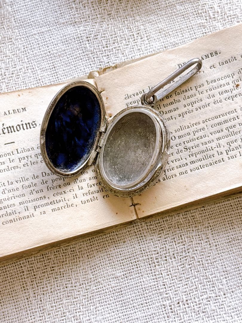 フランスアンティーク　ペンダントトップ・つばめ