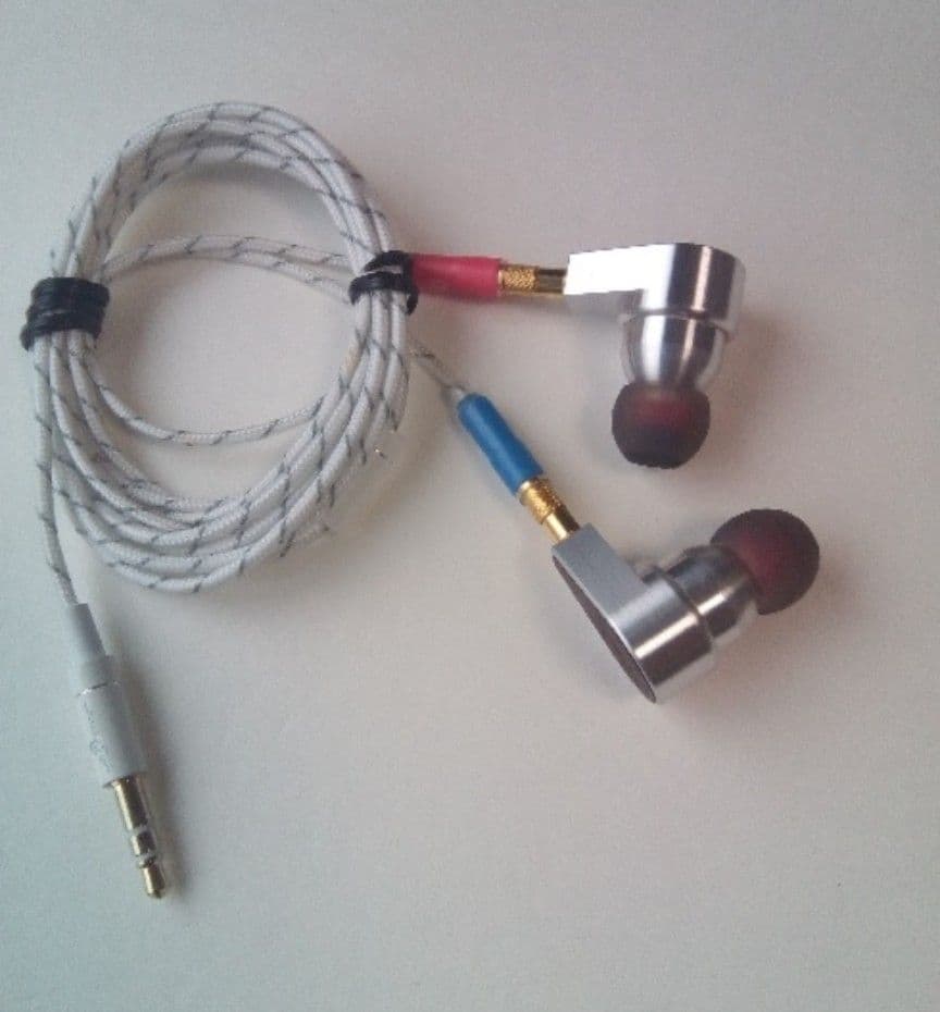 美品oBravo　erib-2a平面駆動　イヤースピーカー