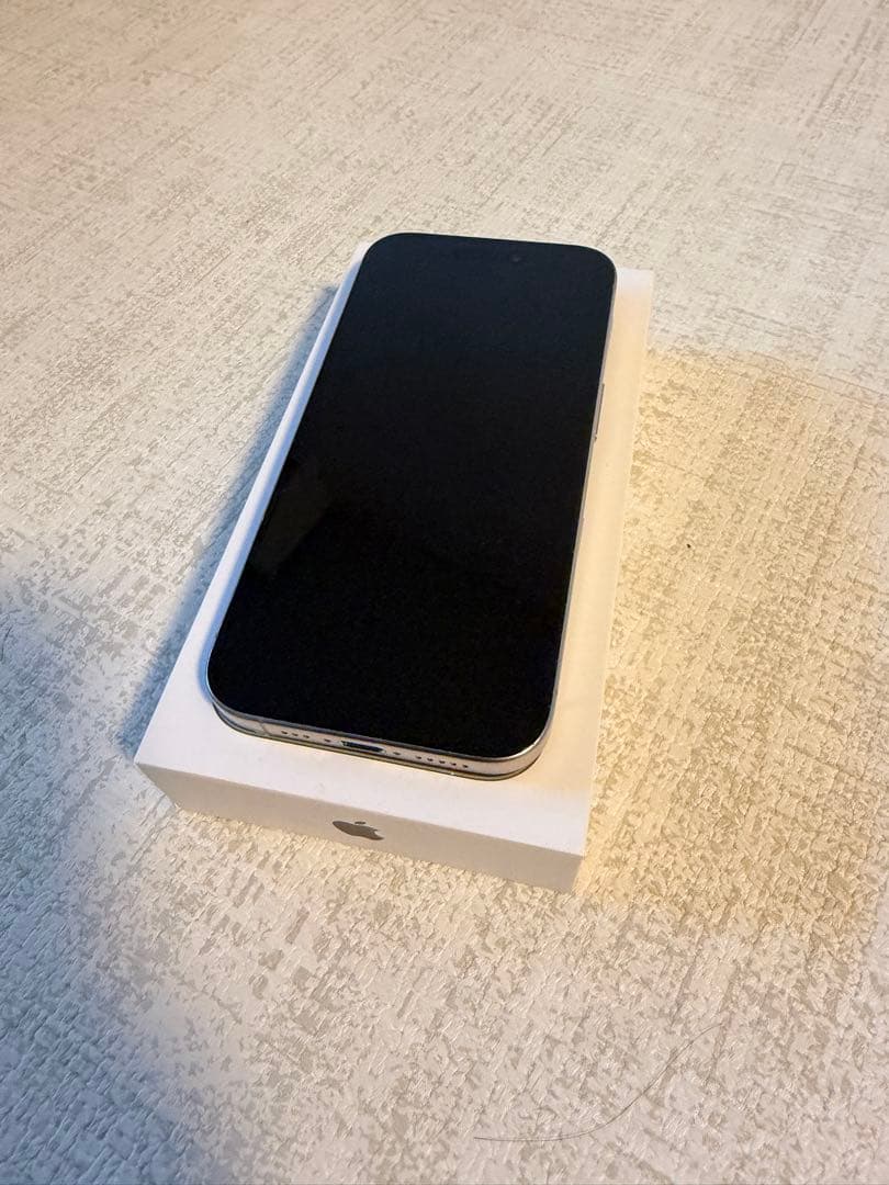 iPhone 15 Pro ナチュラルチタニウム 本体 SIMフリー 128GB