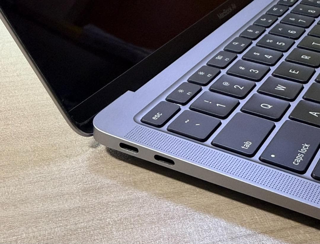 【美品】Apple MacBook Air (M1, 2020)