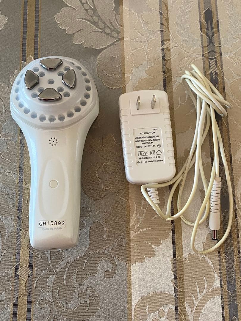 ドクターアリーヴォ　ゴースト 美顔器