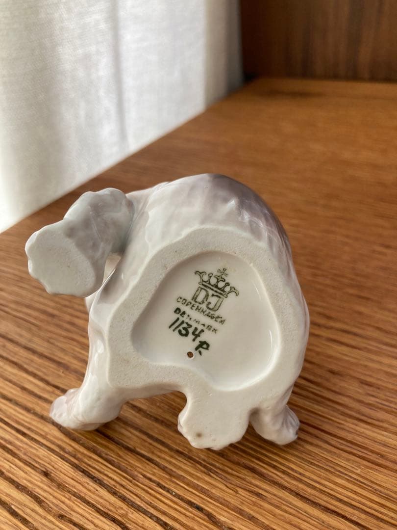 ダールイェンセン　DJ ロイヤルコペンハーゲン　犬　フィギュリン　ペキニーズ
