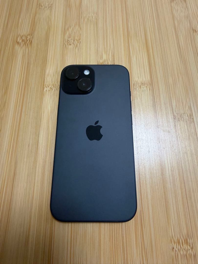 Apple iPhone 15 128GB ブラック 本体 【12時間以内発送】