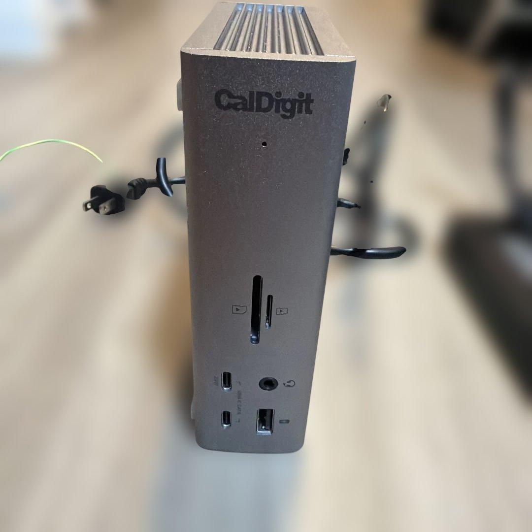 分配器・切替器 CalDigit TS4 Thunderbolt Station 4