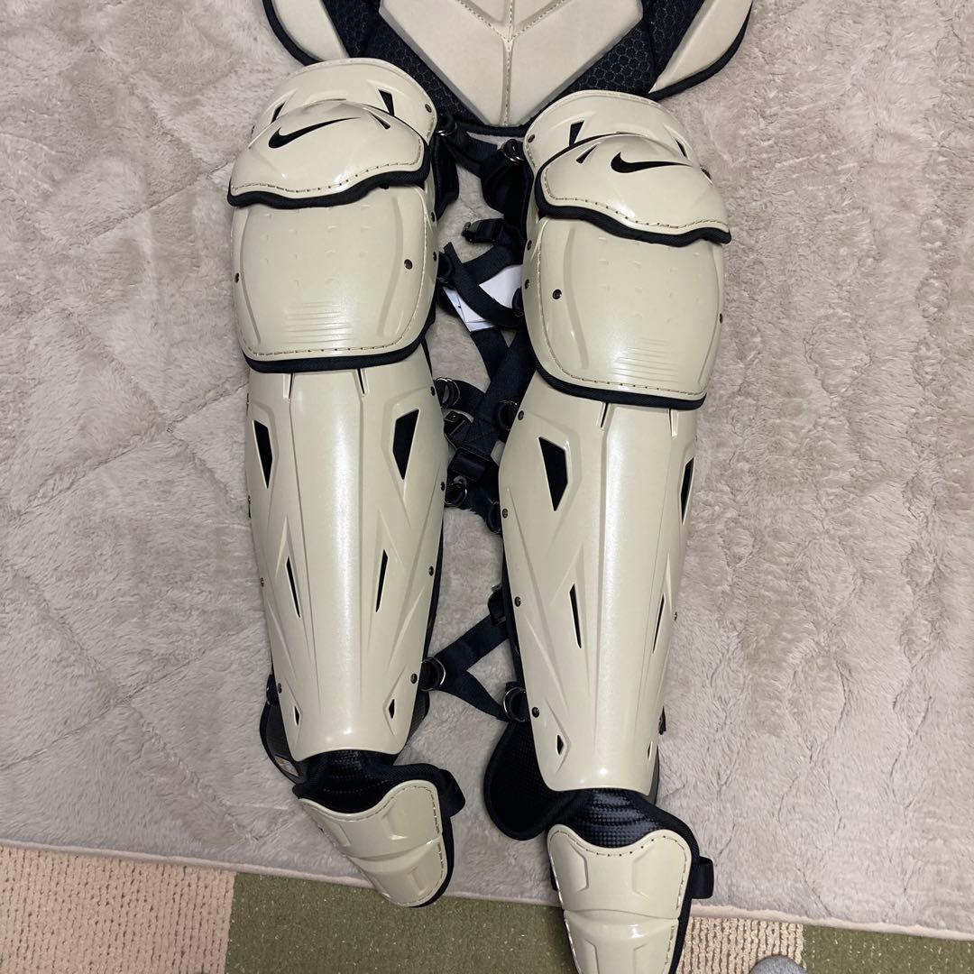 ナイキ硬式キャッチャー防具