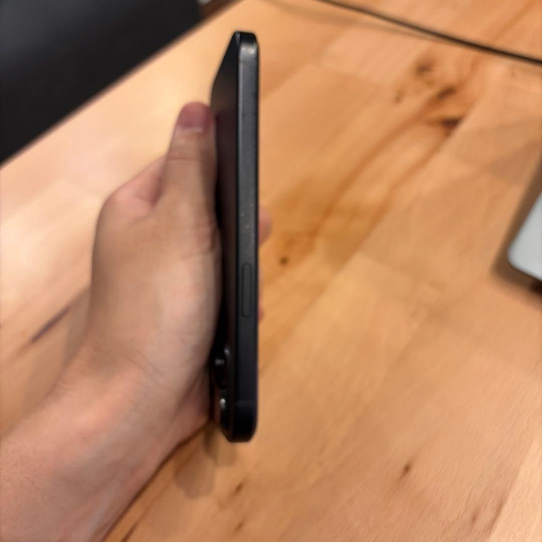 iPhone15 256G インカメラに傷ありSIMフリー