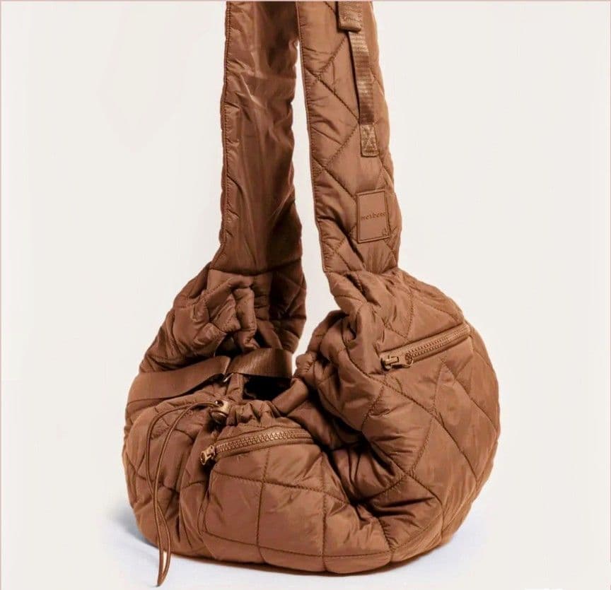 キャメル　キルティング スリングバッグ 小型犬用　犬