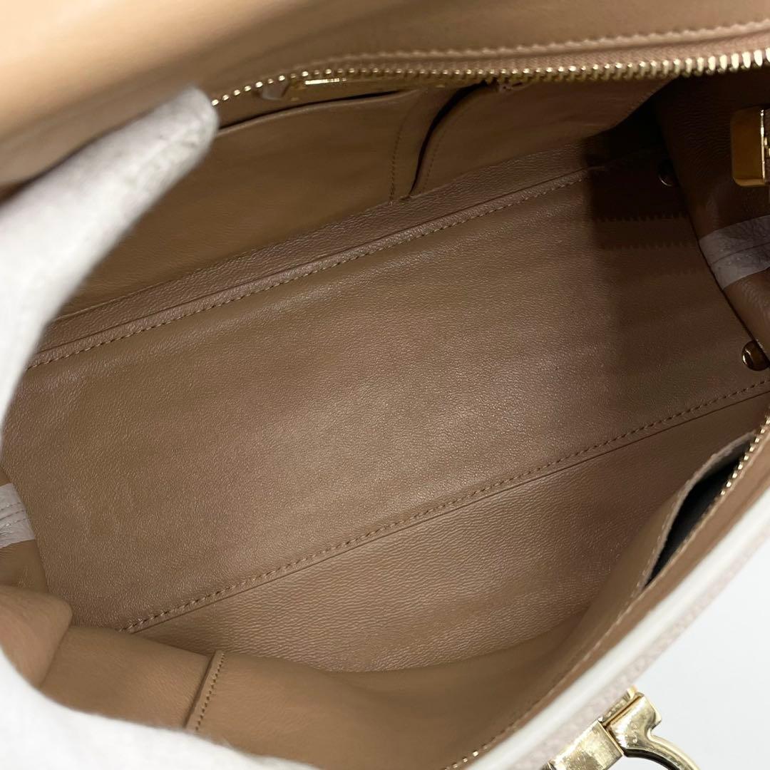 超極美品● フェラガモ ハンドバッグ ソフィア ガンチーニ 金具 レザー