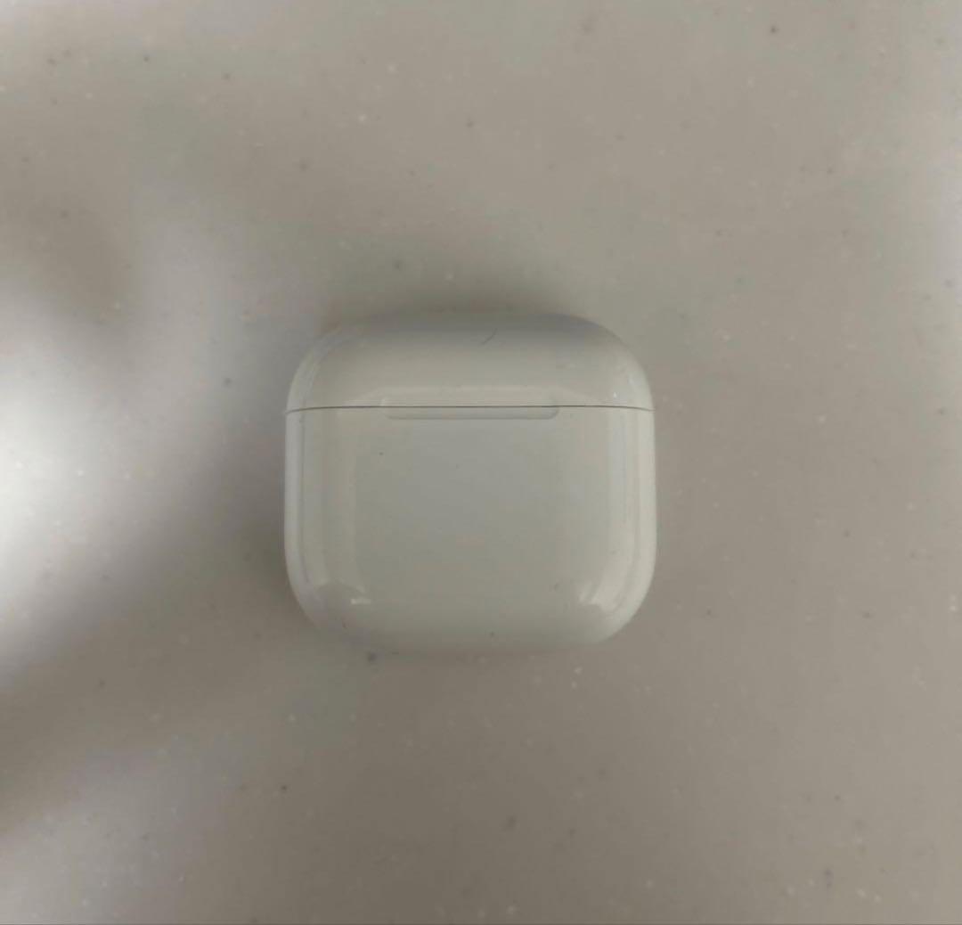 Apple AirPods4 本体 ホワイト ノイキャン無し
