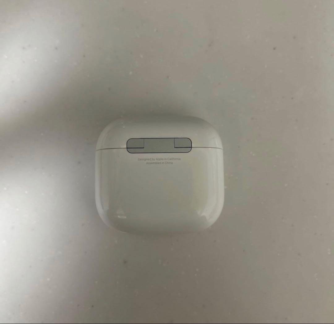 Apple AirPods4 本体 ホワイト ノイキャン無し