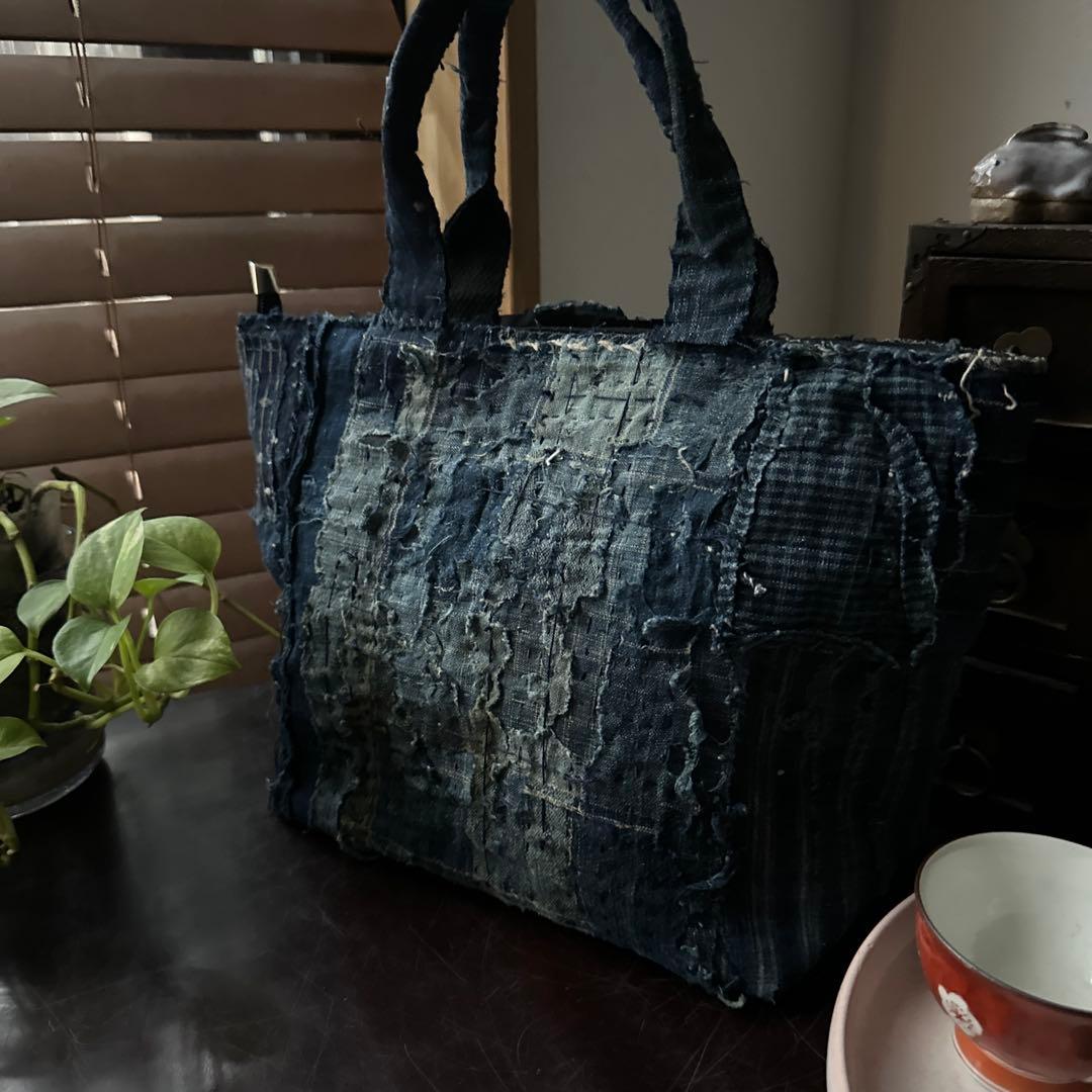 『お針子さん』のトートバッグ/藍染／襤褸