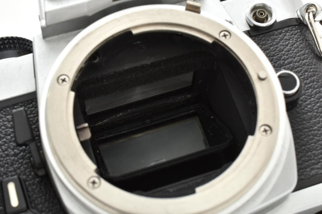 良品 NIKON FM シルバー フィルムカメラ モルト新品交換済 H041