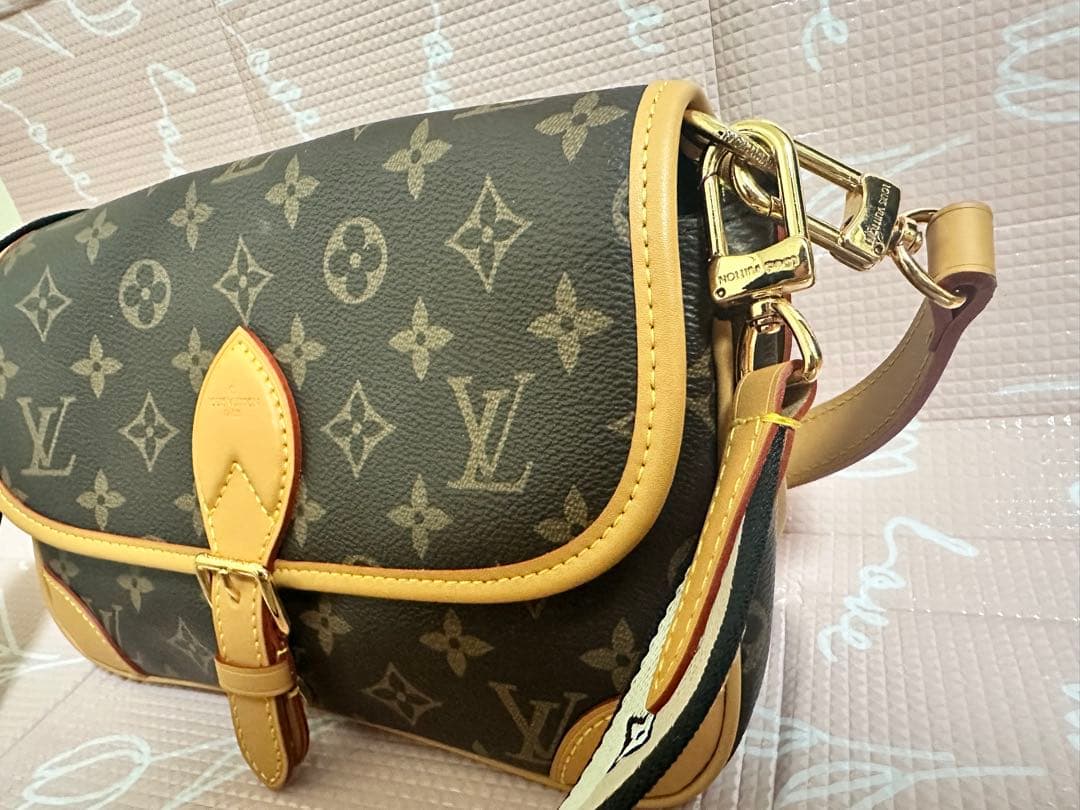 極美品LVノベルティ アンティーク ショルダーバッグ