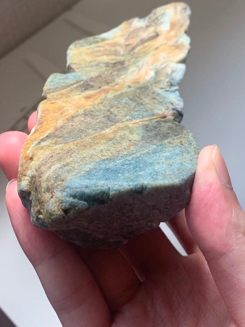 濃い青　糸魚川翡翠　入りコン沢原石　青ひすい　ヒスイ　国産鉱物　水石　根付　勾玉