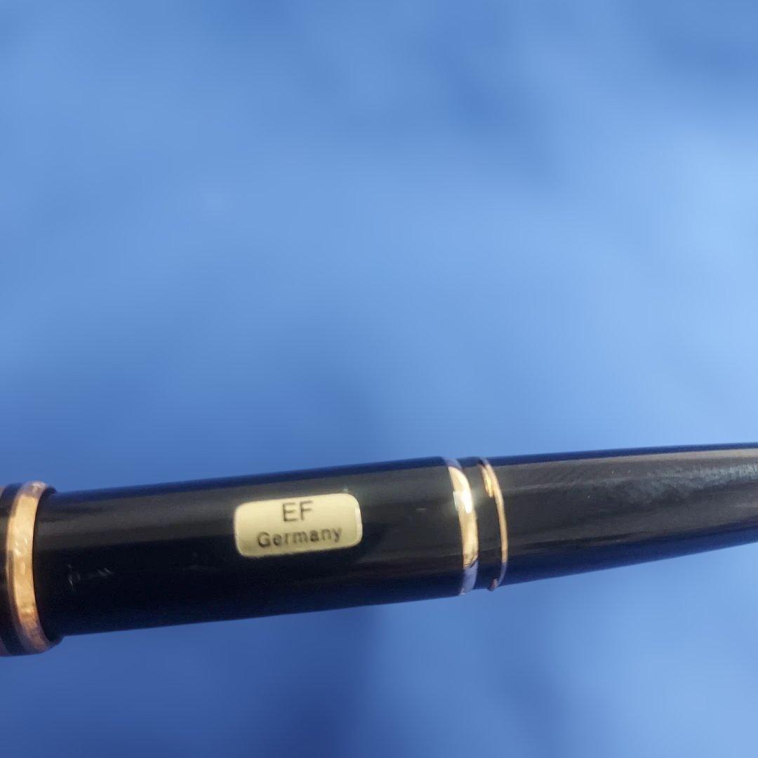 【未使用】Mont Blanc　ＣＬＡＳＳＩＣ　万年筆　ペン先１４K５８５　EF