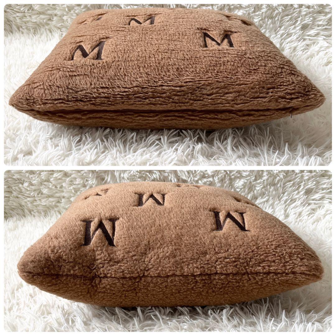 マックスマーラ　クッション　M字ロゴ　刺繍　モノグラム　ブラウン　茶色　キャメル