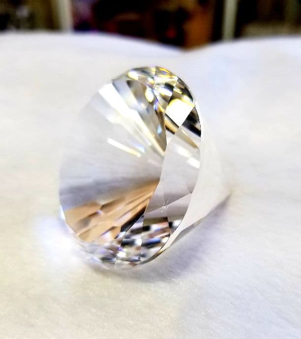 水晶　ブリリアントカット　ダイヤモンド