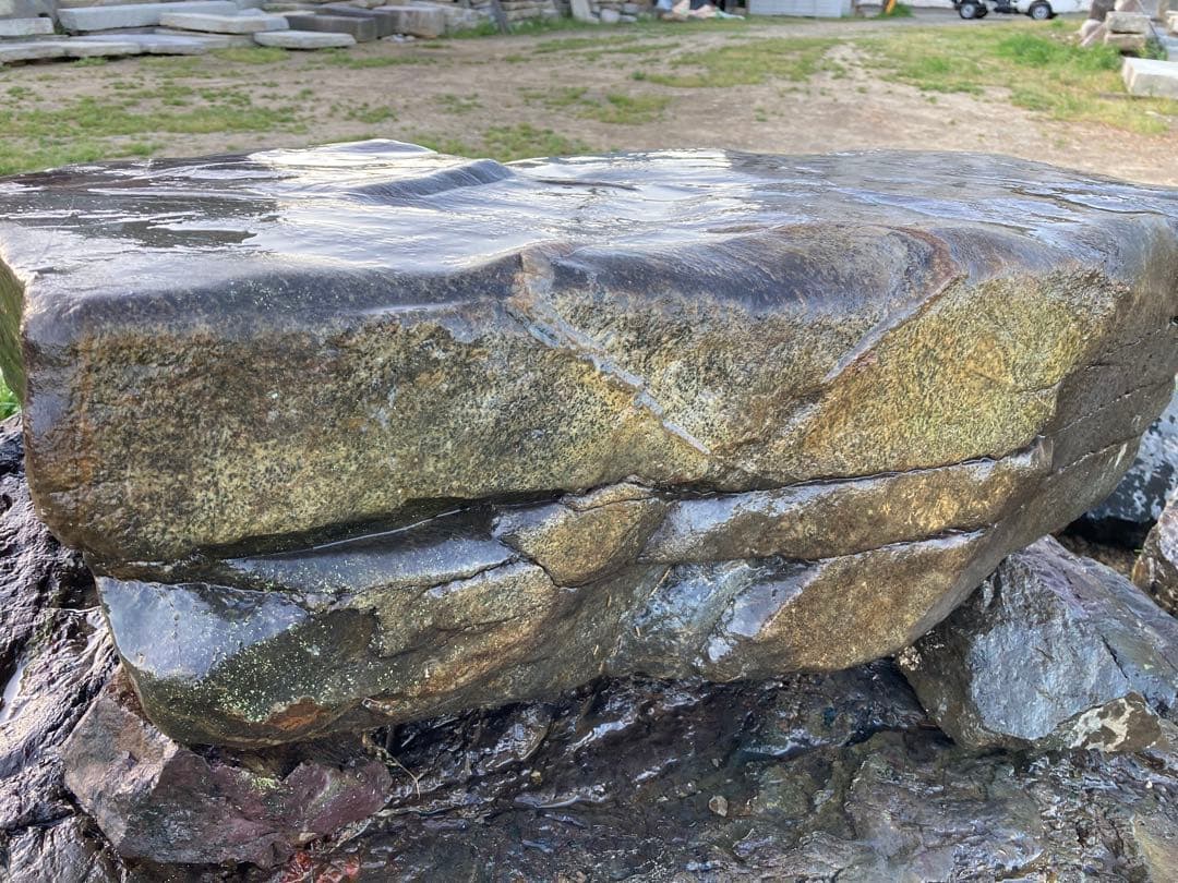 瀬田川石　銀梨地　沓石　捨石　景石