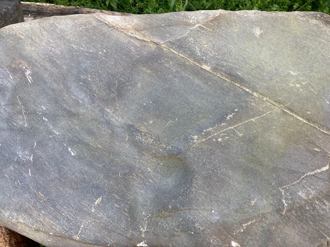 瀬田川石　銀梨地　沓石　捨石　景石