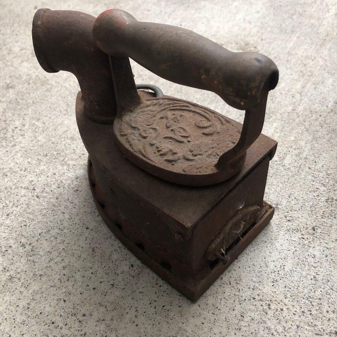 炭火アイロン・ヴィンテージ　炭火アイロン　鉄鋳物