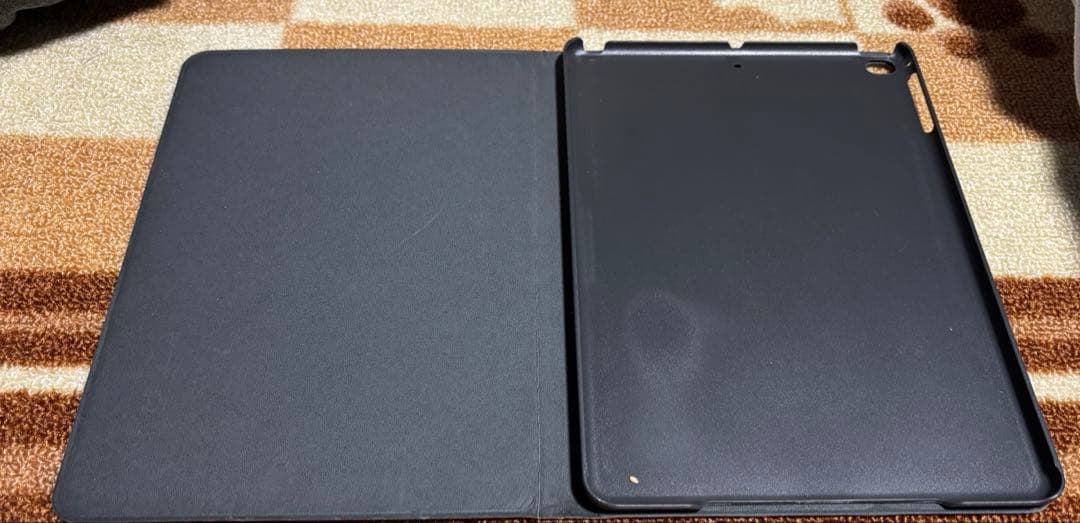 iPad （第6世代）32GB ケースおまけ付