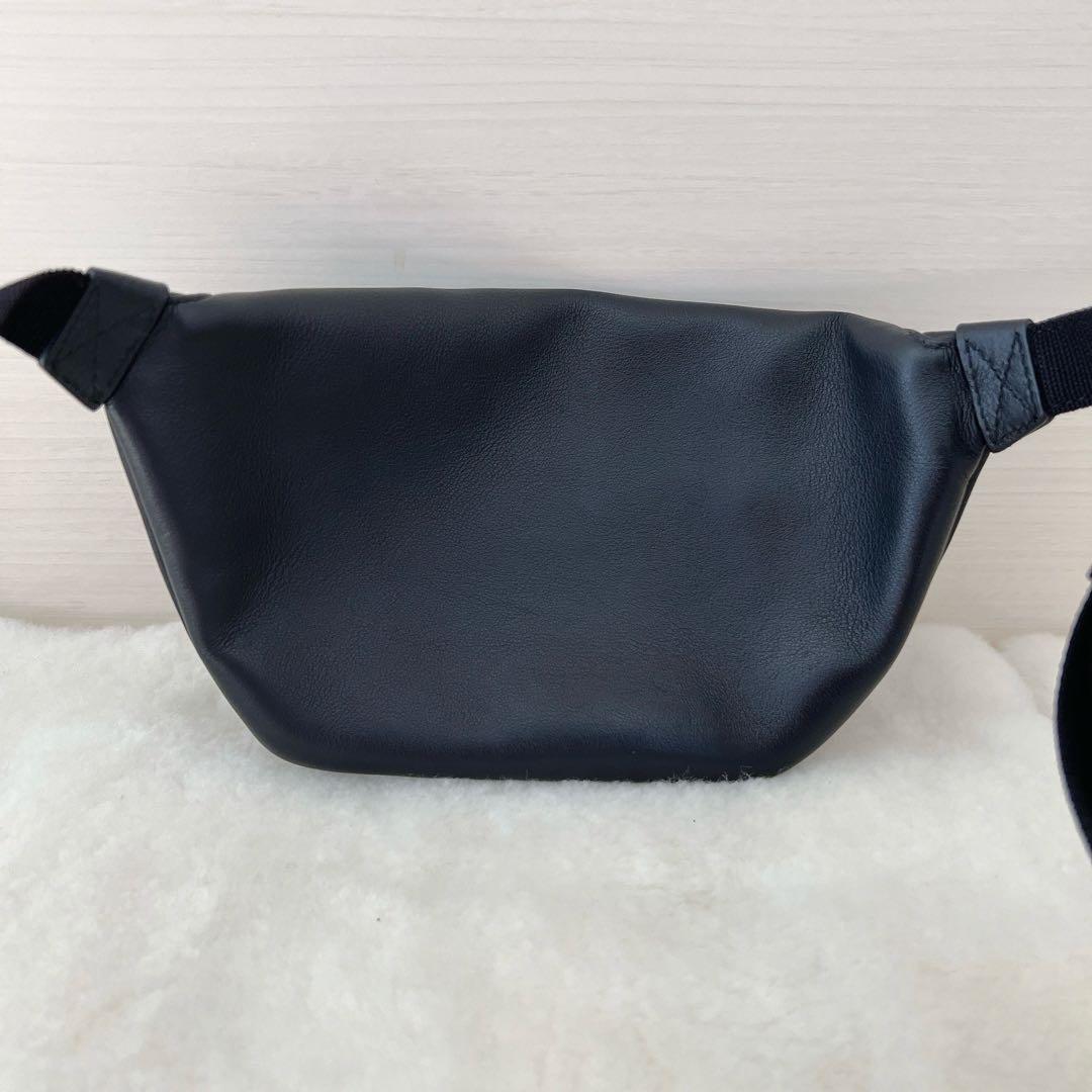 BALENCIAGA バレンシアガ ボディバッグ ウエストポーチ レザー ロゴ