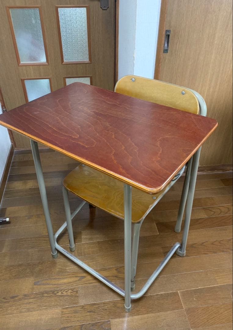 昭和レトロ　学校机とイスセット①