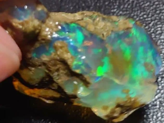 【30CT】エチオピア　プレシャス　オパール　原石　透明　青　鉱物標本　ウェロ産