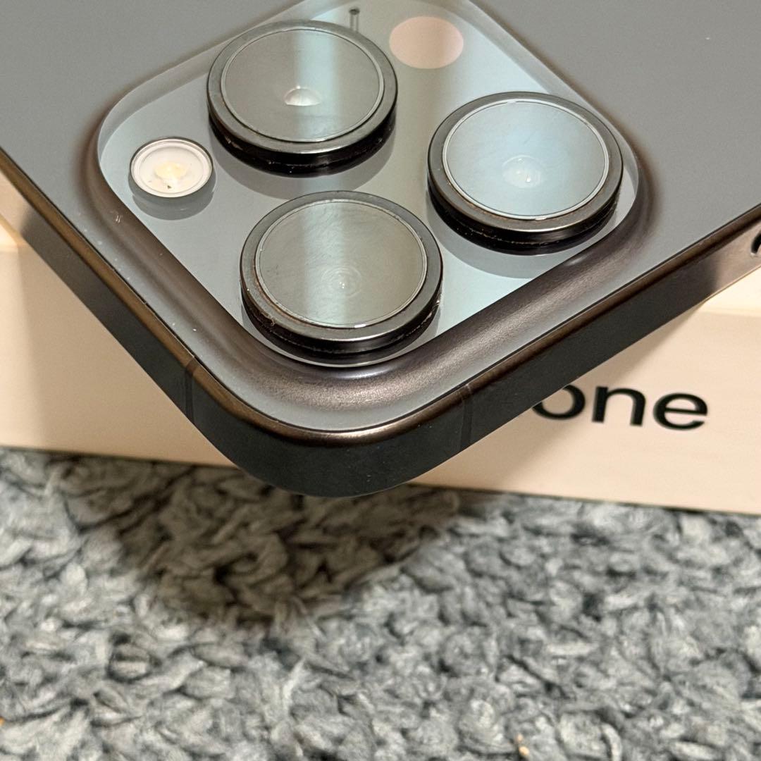Apple iPhone 15Pro ブラックチタニウム256GB SIMフリー