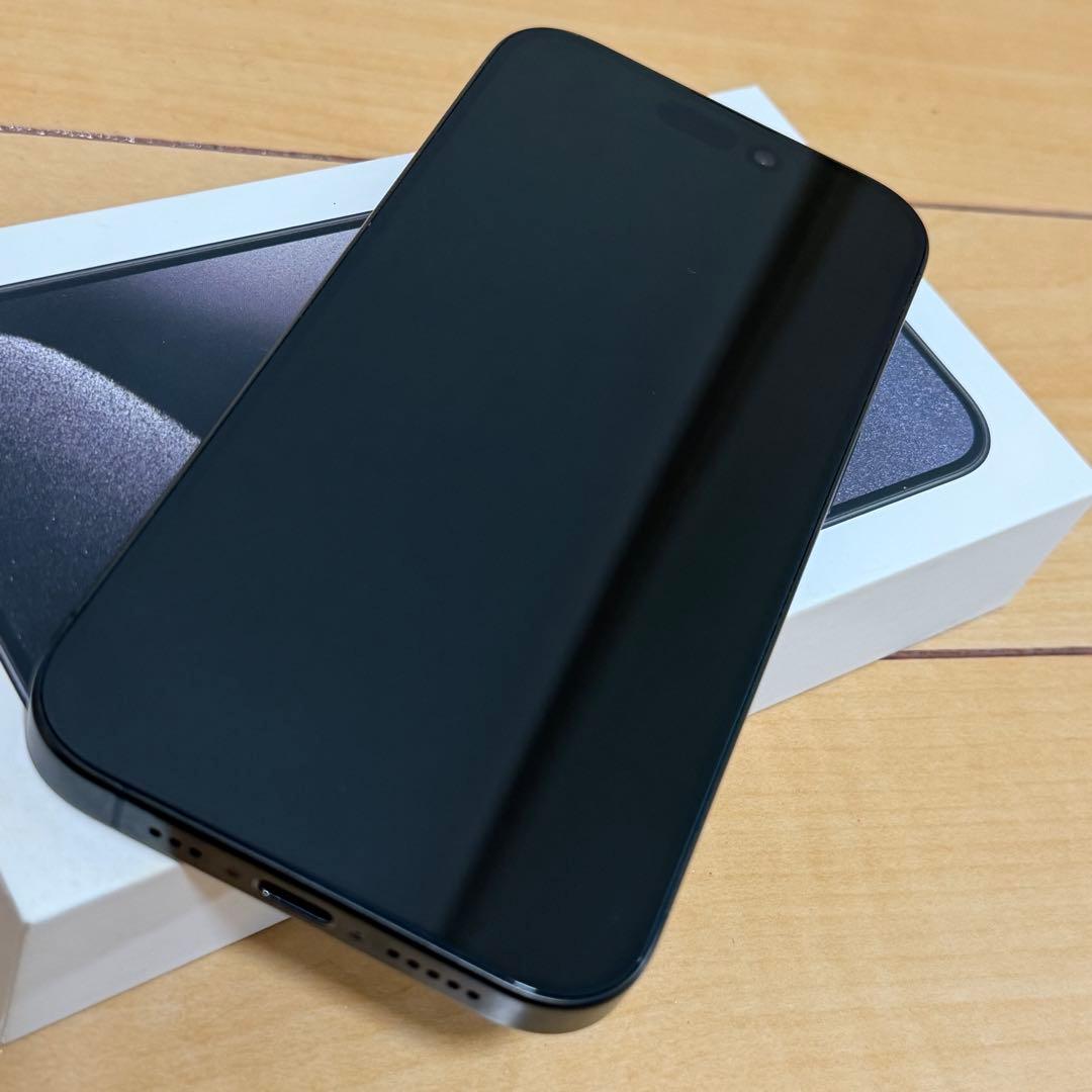 Apple iPhone 15Pro ブラックチタニウム256GB SIMフリー