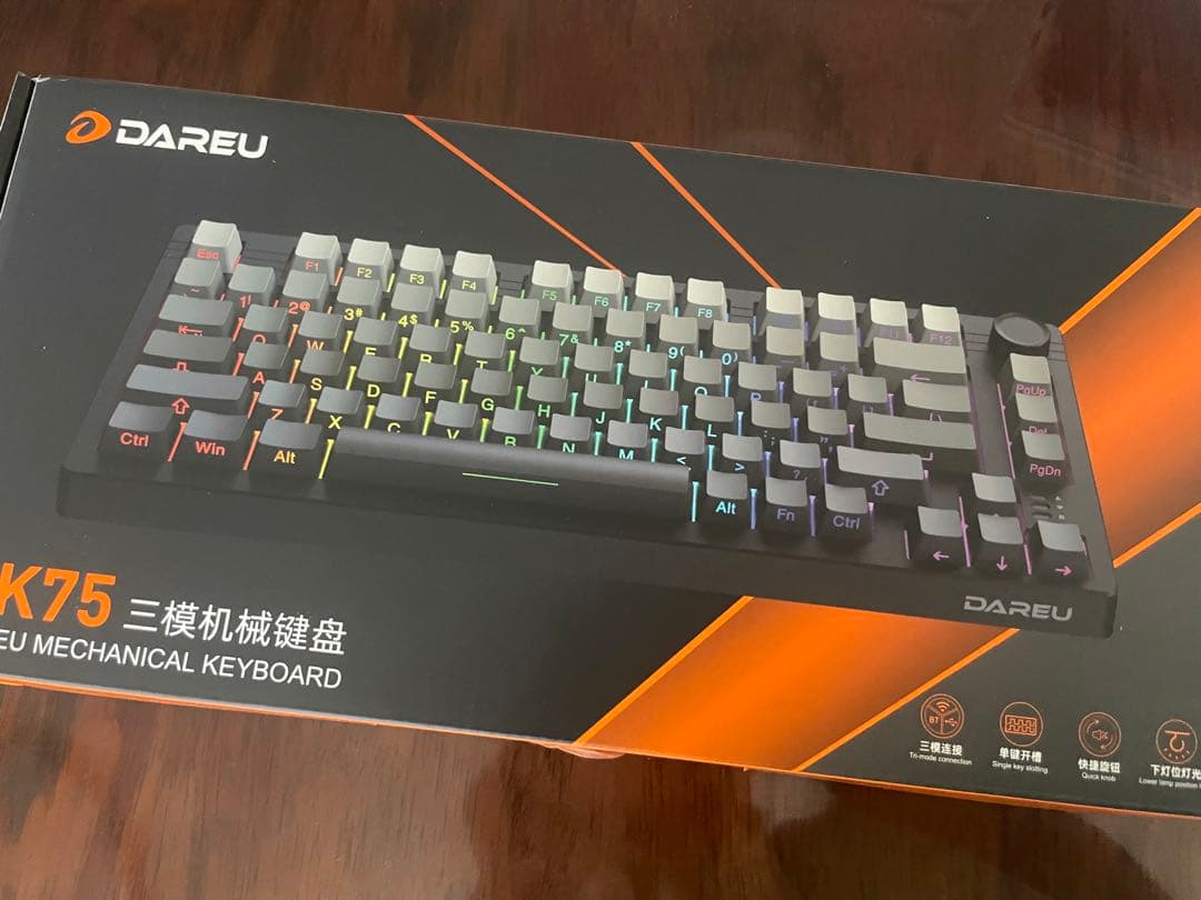 キーボード　かわいい　ピンク　打鍵音