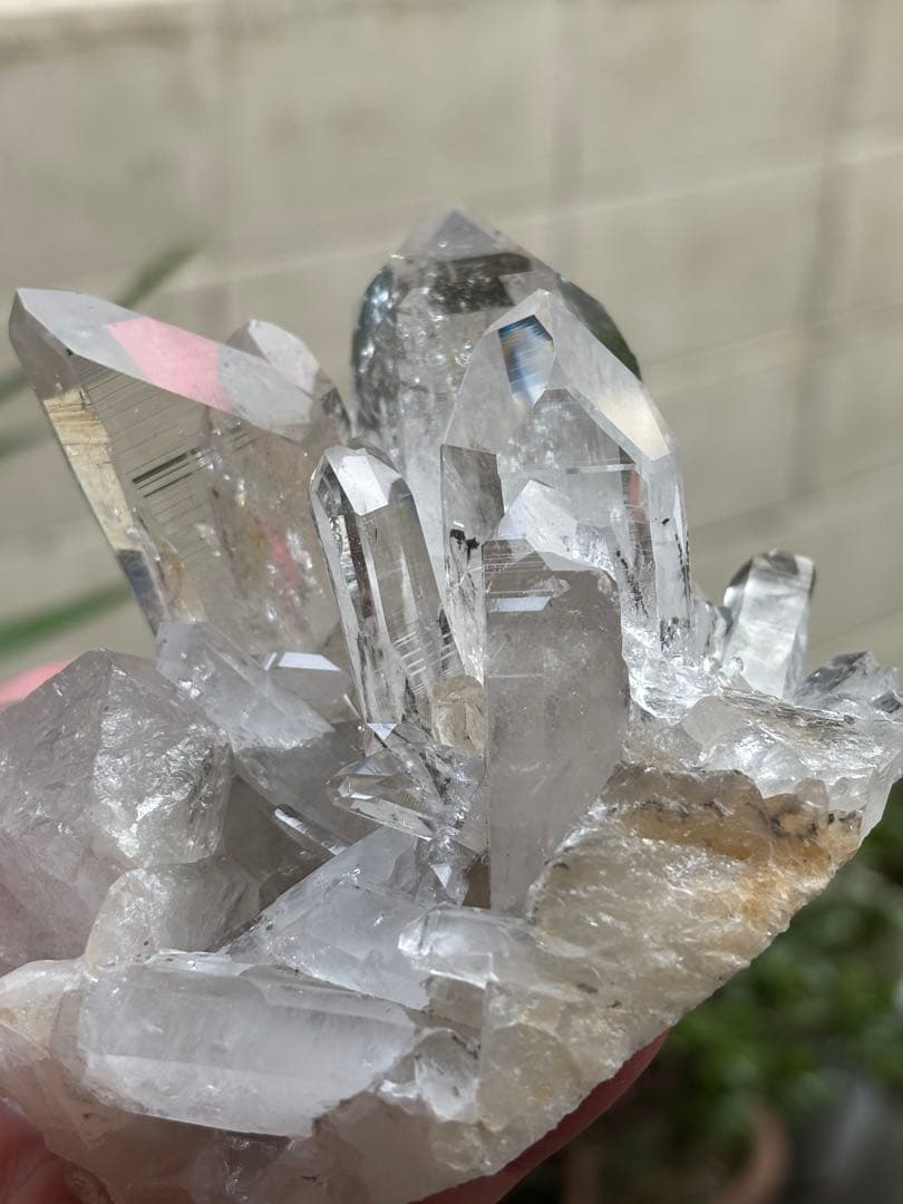 コロンビア　レムリアンクラスター　刺さるような圧巻の透明度　見事　548g.