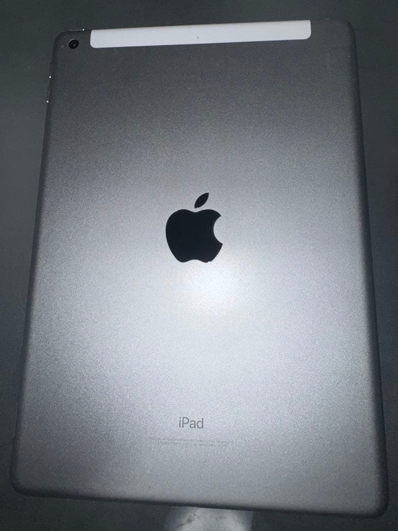 iPad 第6世代 9.7インチ 32GB Wi-Fi＋Cellularモデル