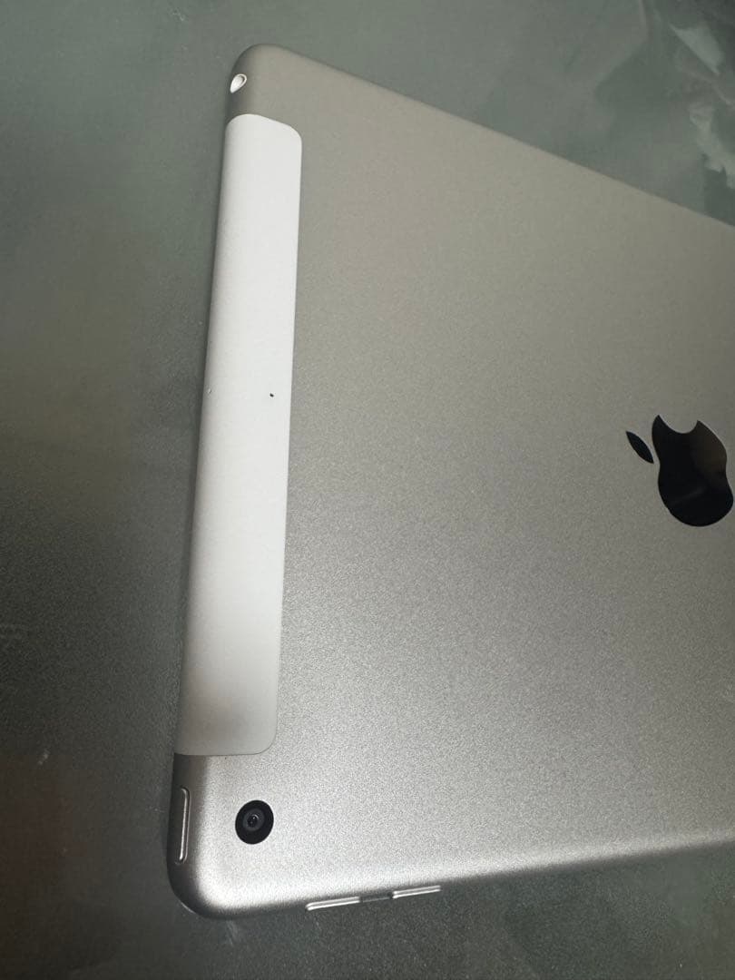 iPad 第6世代 9.7インチ 32GB Wi-Fi＋Cellularモデル