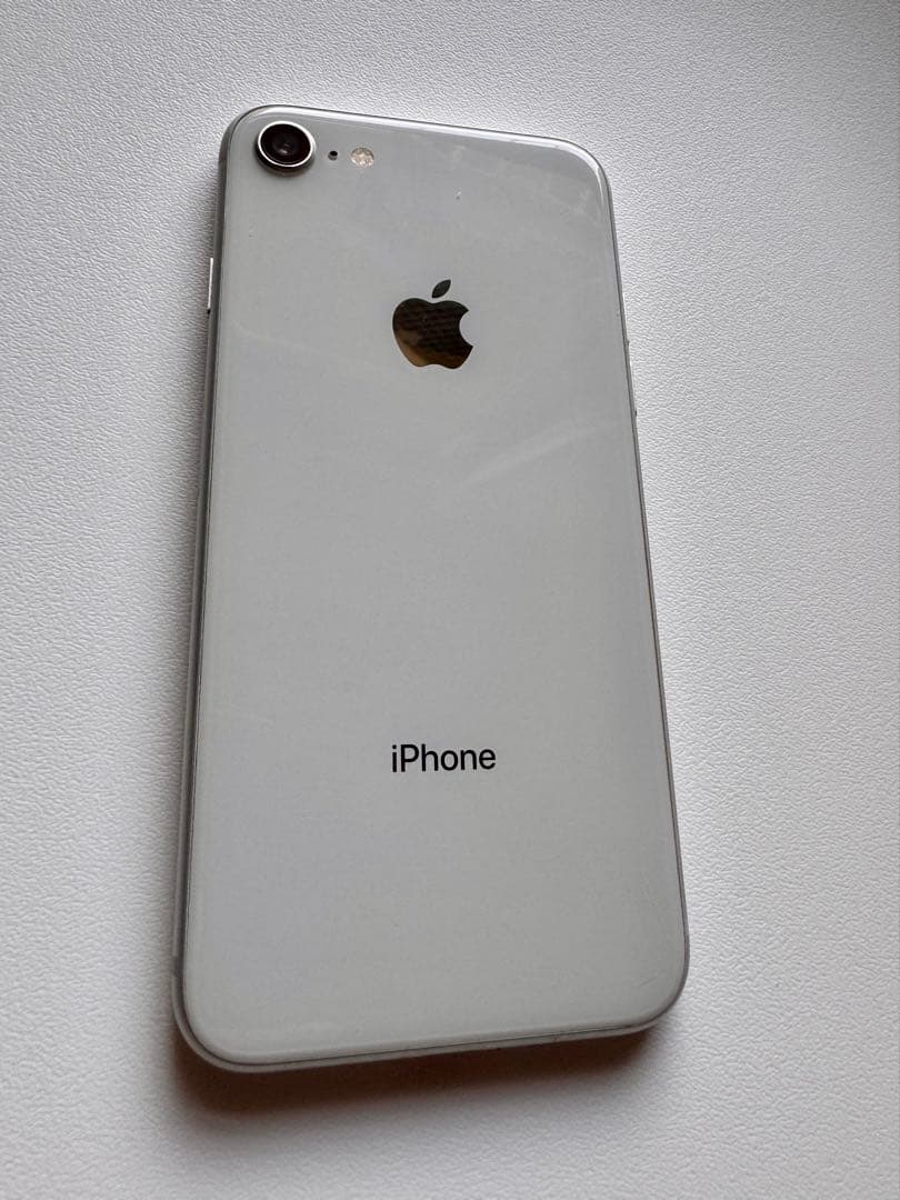 【超美品】Apple iPhone 8 シルバー 64GB バッテリー残100%