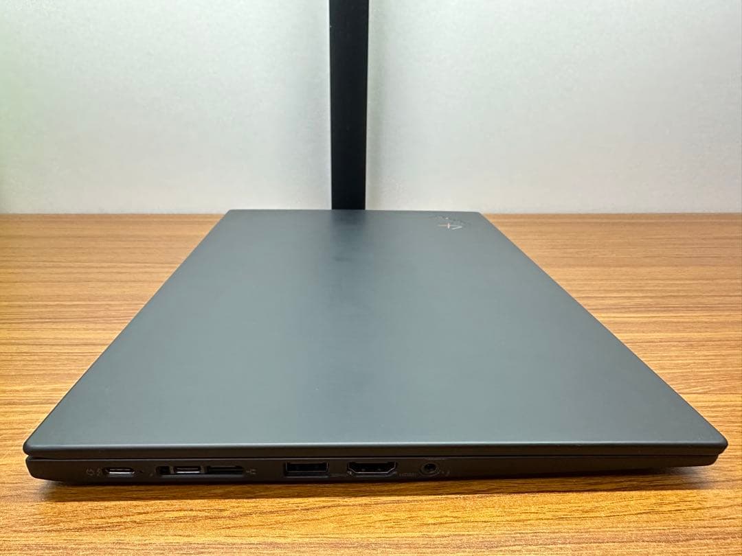 Windowsノート本体 X1 Carbon Gen 8 i7-10510 16Gb 256 2.5K