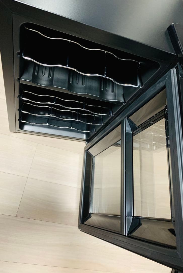 2023年製 アイリスオーヤマ ペルチェ式 ワインセラー IWC-P182A-B