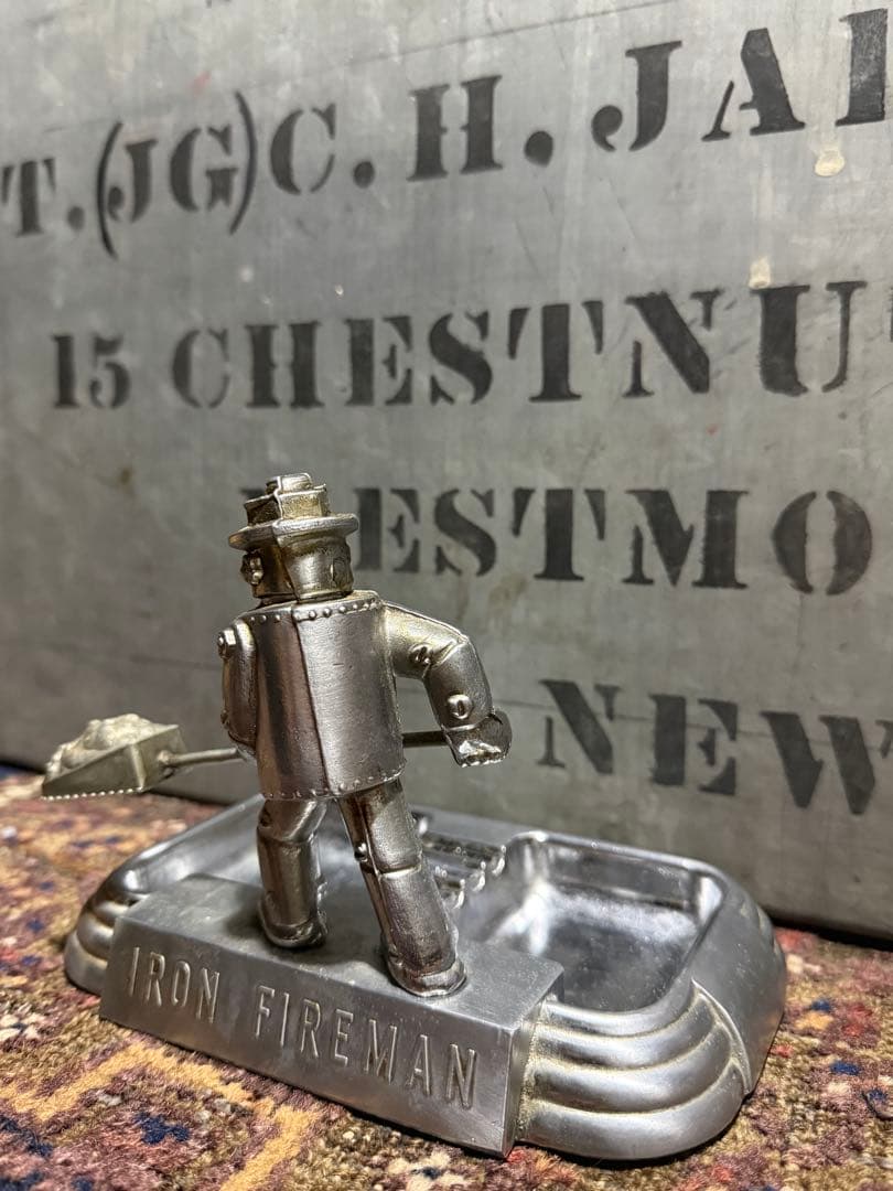 アンティーク雑貨 Iron Fireman Ashtray
