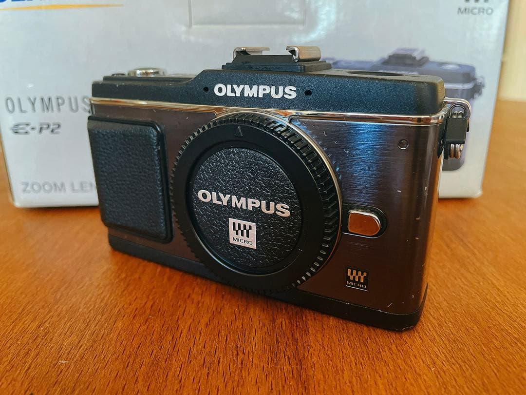 OLYMPUS PEN E-P2 ボディ