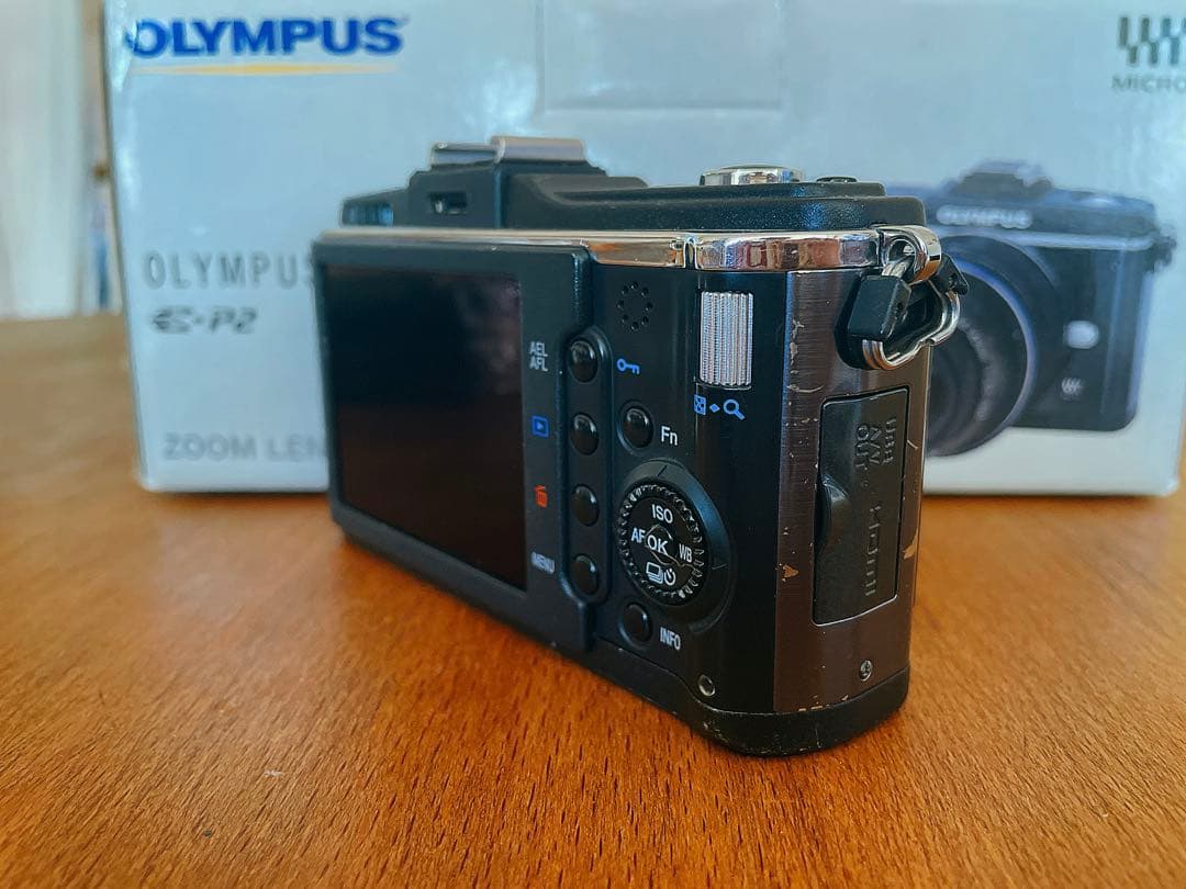 OLYMPUS PEN E-P2 ボディ