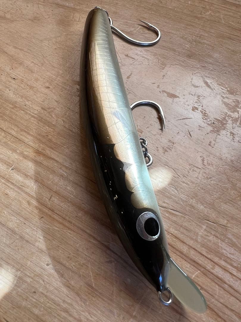 ビッグトラウトルアー 魚じゃらし工房 saburou140&140B