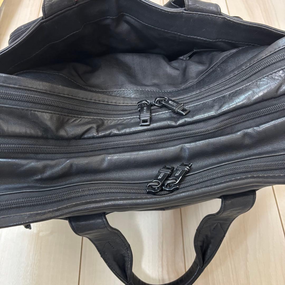 TUMIバッグ エクスパンダブル・オーガナイザー　96141 レザー　本革