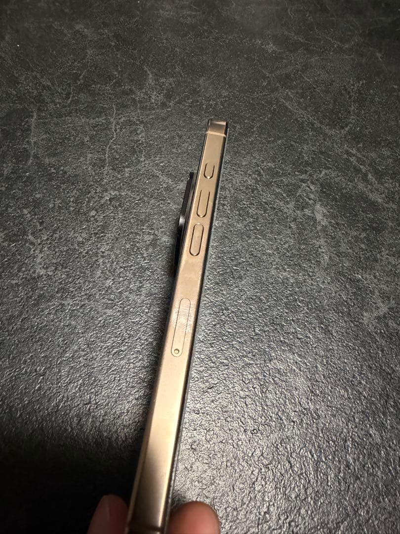 Apple iPhone 16 Pro 128GB デザートチタニウム