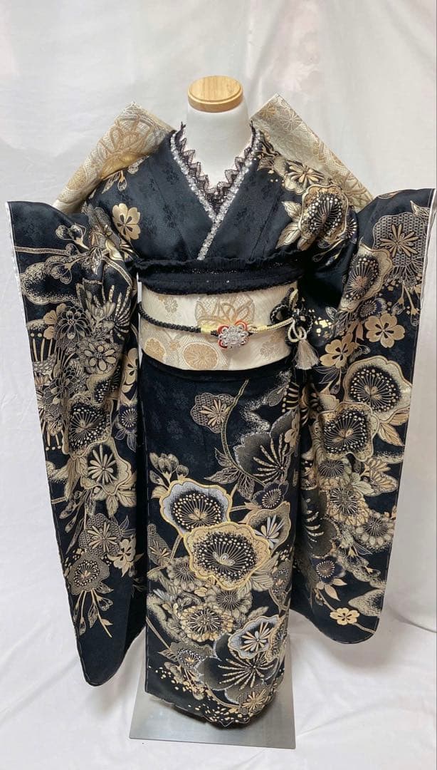 黒地 花柄刺繍 振袖 成人式　振袖6点セット　正絹 振袖フルセット