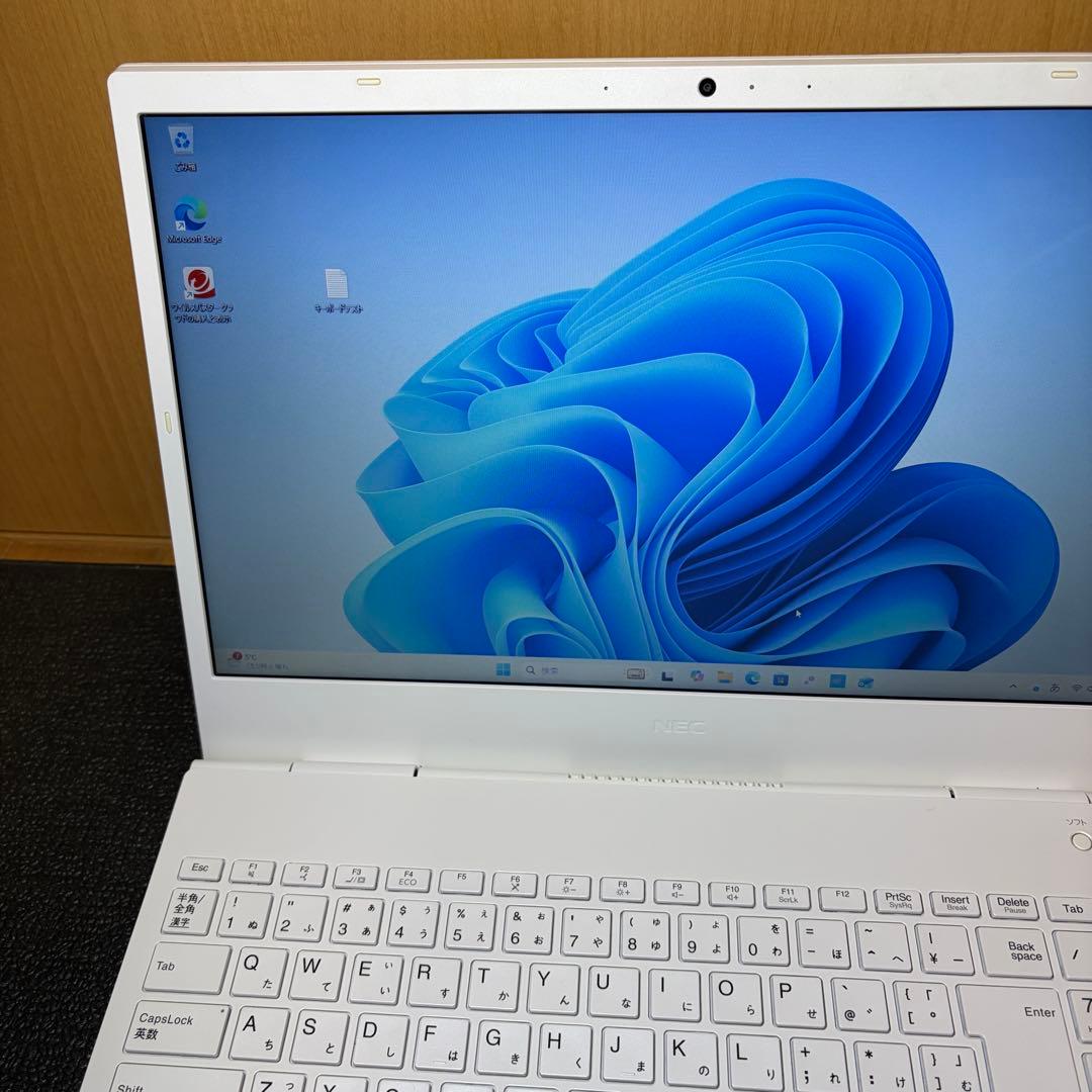 LAVIE ノートPC ホワイト AMD Ryzen7 N1565/AAW