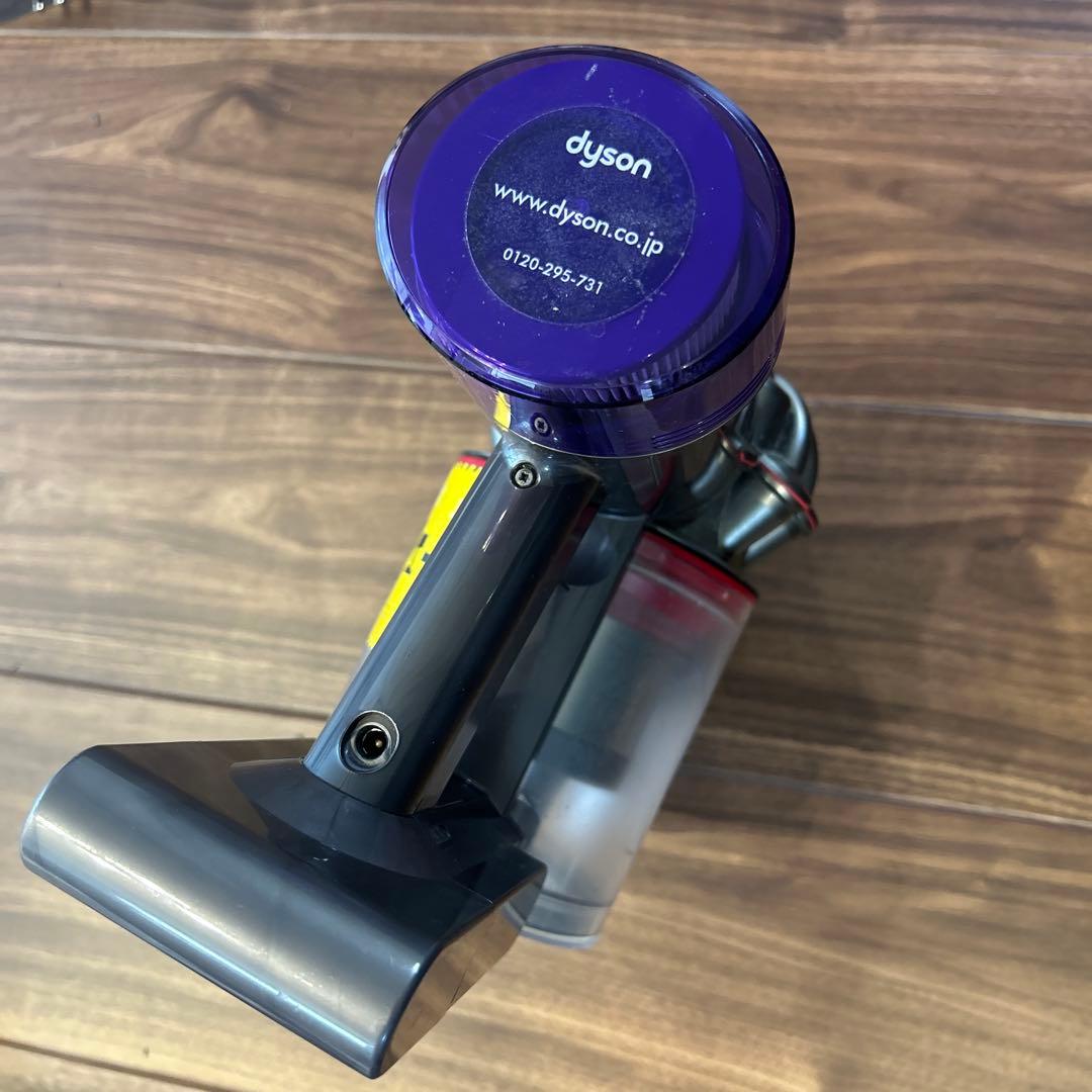 【超メルカリ市限定価格❗️】ダイソンv8slim fluffy 充電器　付属品多数