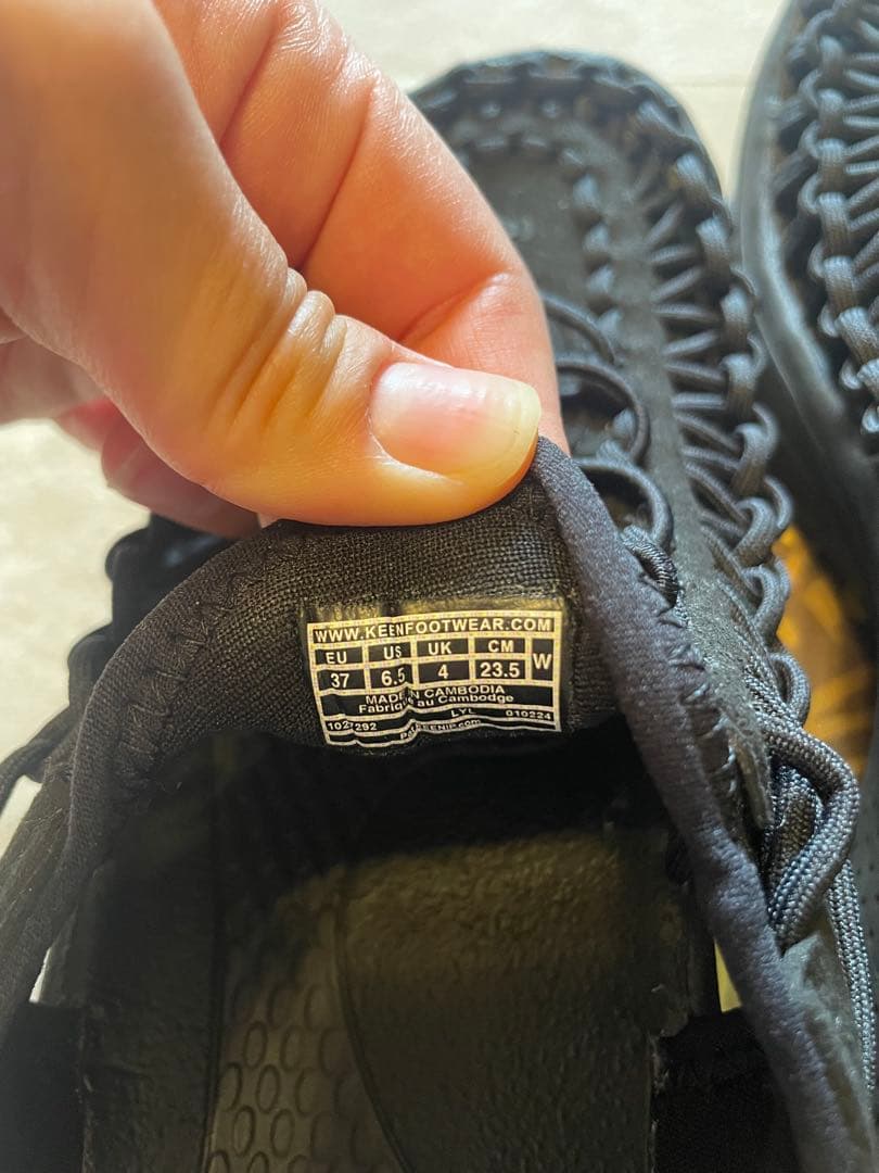 keen キーンユニークサンダル アストリア 23.5cm 黒　新品未使用