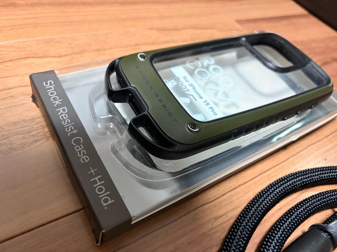 ROOT CO. iPhone 15 Pro用ケース　ストラップ付